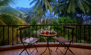 Treehouse Blue 1 Bhk -9 with Pool,WiFi & Breakfast - Image 4