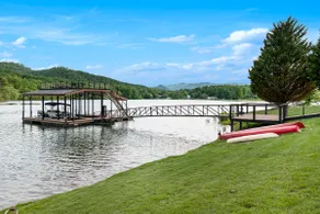 3BR + 2BA Lake Chatuge Cabin w/ Mountain Views! - Image 3