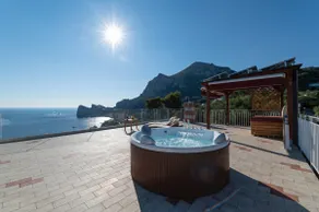 MAIN Roof Terrace Apartment - Image 3