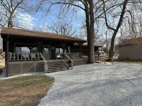 Relaxing Lakefront Getaway 16 Miles from Branson! - Image 4