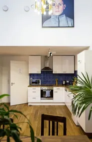 Central Sunny Roof Top Flat with Elevator + A/C - Image 4