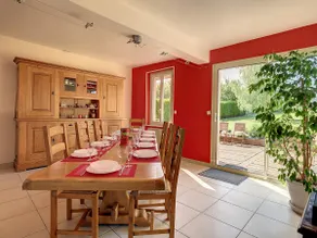 TRADITIONAL, SPACIOUS AND QUIET HOUSE - Image 5