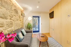 Riverside 2 Bedroom Apartment by DA'HOME - Image 5