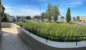 Deluxe Bay View Penthouse with City & Sea Views - Image 2