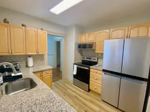 ✨Cozy & Stylish 2BR House 🏡 Sleeps 6✨Free Parking - Image 2