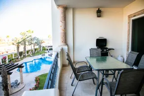 Stylish and Spacious 2BR Penthouse. Walk to Downtown and Medano Beach! - Image 3