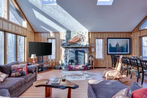 Luxury 5★Large Poconos home in a gated community - Image 2