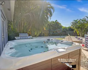 Resort Villa 6 BR Hted Pool Beach Volleyball - Image 3