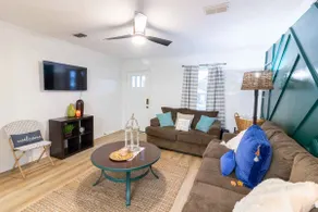 OnWARD Bound! Charming 3/2 fully renovated home! - Image 4