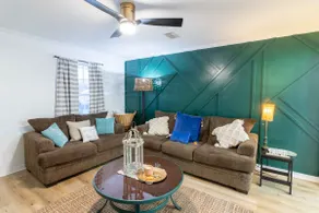 OnWARD Bound! Charming 3/2 fully renovated home! - Image 2
