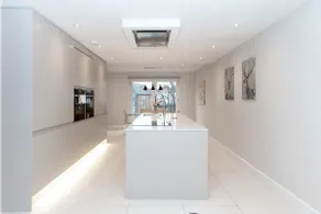 Stunning Central Windsor Town House With Parking - Image 2