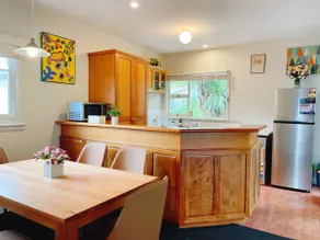 Spectacular Hobart River View Home - Image 2