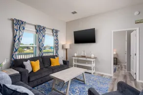 Beautiful, Newly Built Cottage Minutes to Beach - Image 3