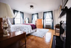 The Clipper - 1747 Historic Isaac Pierce House 1st Floor - Image 5
