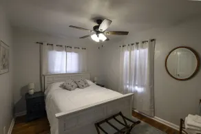 Sharp 3 BR Near Campus & Hospital w/ Gym - Image 3