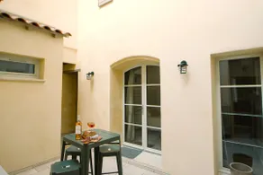 Maison Luxe 4 chambres - Patio - Climatisation - 10 minutes à pied du Pont d'Avignon - Image 2