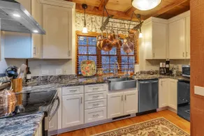Luxe Private Getaway in the Heart of Wintergreen! - Image 3