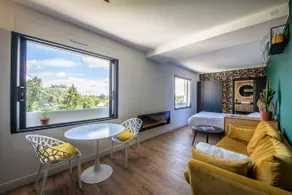 Bed & Views - The Canopy Suite - Image 2