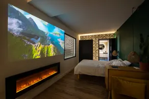 Bed & Views - The Canopy Suite - Image 5