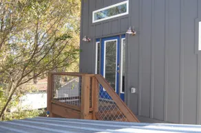 Adorable in-town guesthouse with free parking - Image 3