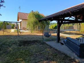 Villa with large outdoor area - Image 2