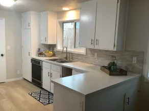 Desirable Location in North Gilham Area! Casa 17 - Image 3