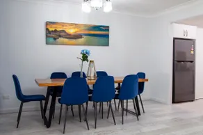 Getaway Lakefront Environmental House on Lake Macquarie with Water View - Image 2