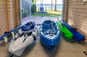 Getaway Lakefront Environmental House on Lake Macquarie with Water View - Image 3