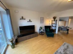 Modern apartment in a quiet city location - Image 5