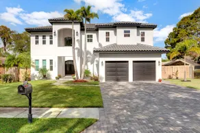 Luxury Waterfront Villa w/ Pool, Jacuzzi - Image 5