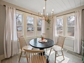 ✨ Cobblestone Cottage, 4 bedroom,centrally located - Image 2