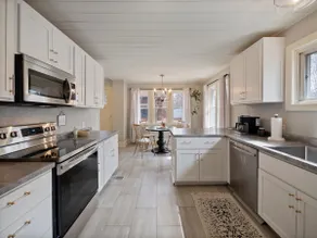 ✨ Cobblestone Cottage, 4 bedroom,centrally located - Image 4