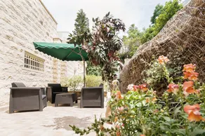 Valencia | 2 Master Suite |Private Garden| Parking - Image 5