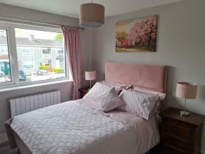 Stunning detached newly renovated 4 bedroom house. - Image 3