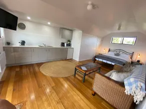 Stylish Loft Studio in Stunning Shearwater. - Image 2
