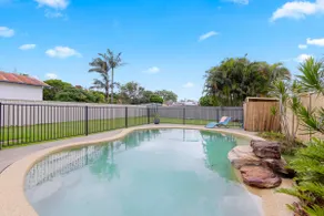 Gone Coastal - pool, river, beach getaway - Image 3