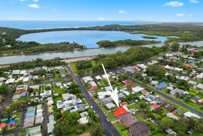 Gone Coastal - pool, river, beach getaway - Image 4