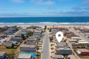 Multi Family Home 2 min walk to beach, Sleeps 13 - Image 2