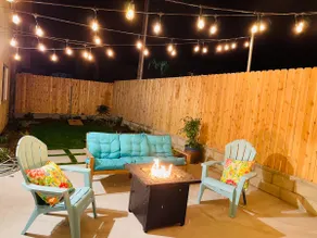 Multi Family Home 2 min walk to beach, Sleeps 13 - Image 3