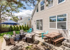 Walk to Beach + Eats | Dog&Family-Friendly Stay - Image 3