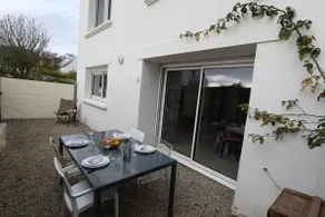 Apartment with enclosed garden, 2 bedrooms, 60 m2, everything within walking distance - Image 2