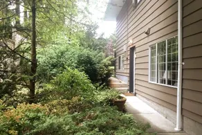 North Vancouver Parkside Mountain Suite - Image 2