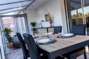 Villa with spa bath, veranda & garden - Image 2