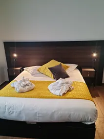 ”Roi Dagobert” Apartment Suite - Image 4