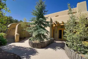 Green Acres Luxury Estate on 4 Acres 8m to Plaza! - Image 4