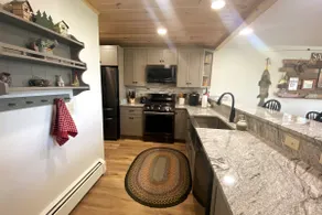 Beautiful Townhouse on Rangeley Lake - Image 3