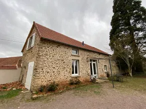 detached house with separate courtyard entrance - Image 4