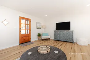 Dot’s Lake House - Image 5