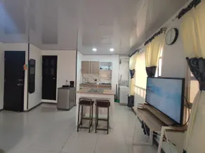 Well-lit apartment + desk and 600 Mbps wifi - Image 5