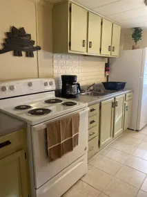 Dino Den - Cozy 1 Bed Apartment. Near City Center - Image 2